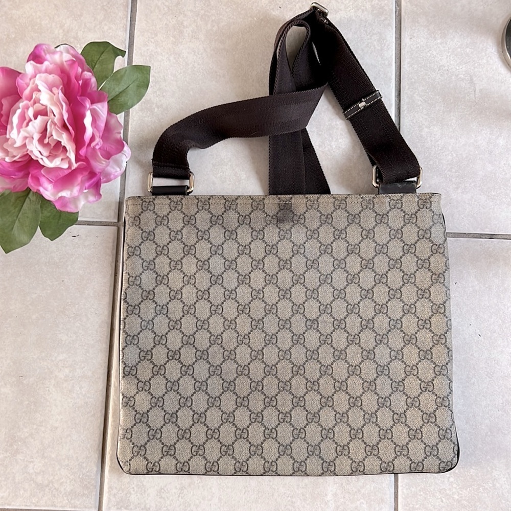 AUTHENTIC GUCCI GG SUPREME LARGE MESSENGER BAG BROWN COLOR - Picture 12 of 12
